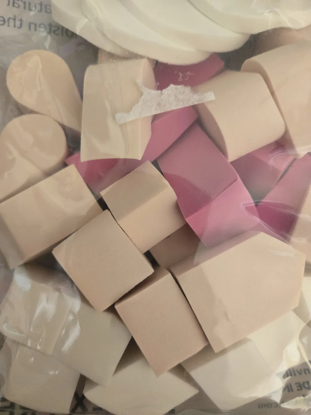 Make-up Sponge 32pk - Assorted Pink & Beige Blenders